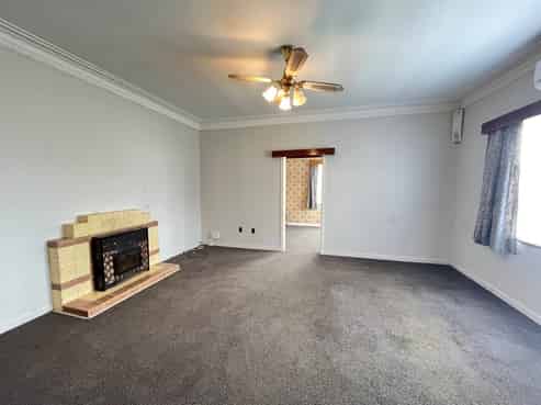 11 Allen Avenue, Papatoetoe
