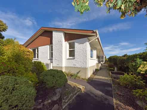 1/2 Conifer Place, Huntsbury