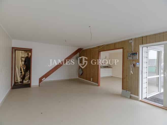 Refurbished Warehouse with Flexibility