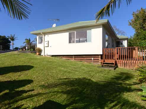 60  Hewlett Road, Massey
