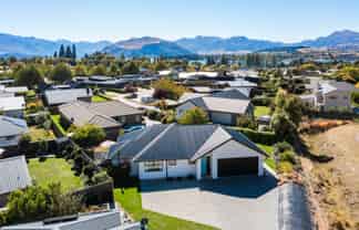 65 Kelliher Drive, Wanaka