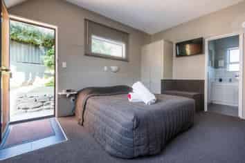 Wanaka True Lifestyle Town - 13 Unit Motel