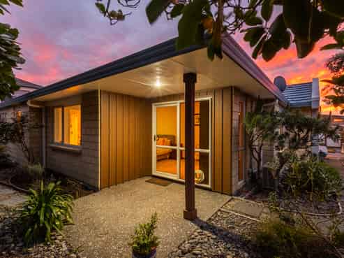 43 Quadrant Heights, Paraparaumu