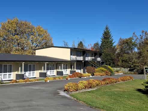 Spa Lodge Motel - You Cannot Beat the Location