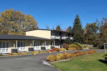 Spa Lodge Motel - You Cannot Beat the Location