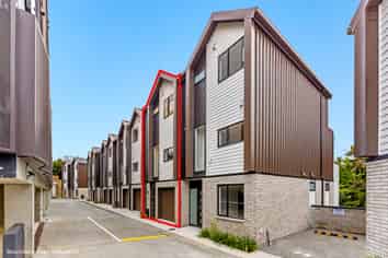 8 Meadowbank Road, Meadowbank