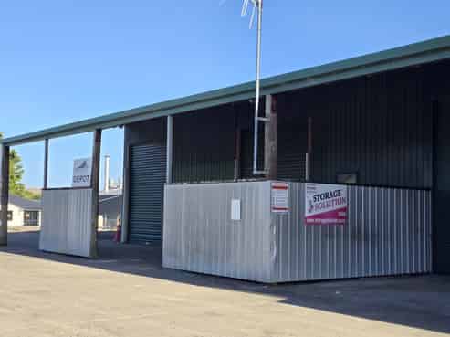 Shed, yard, ready to go- For Lease