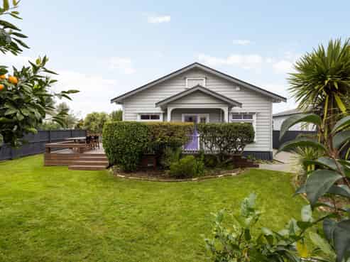 84 Te Aroha Street, Hamilton East