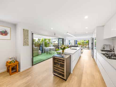 8 Makete Crescent, Hobsonville