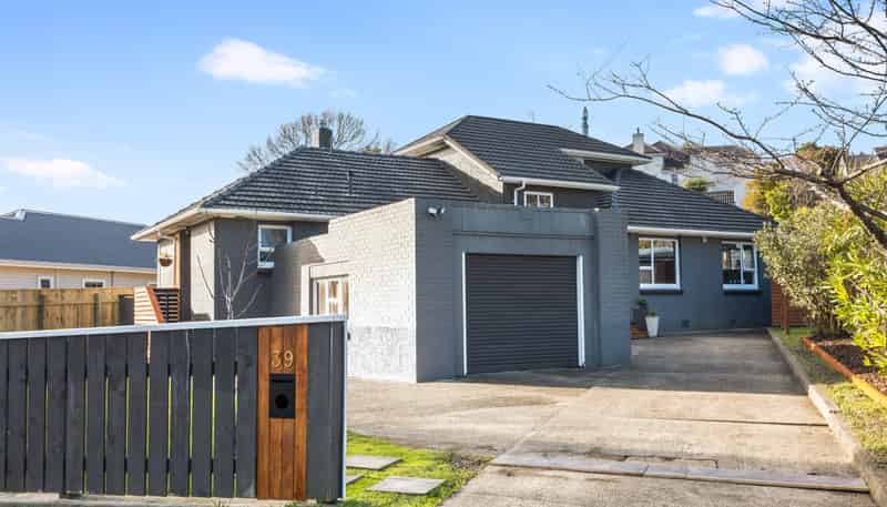 39 Whitemans Road, Silverstream