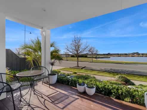 33 Lakeside Drive, Pegasus