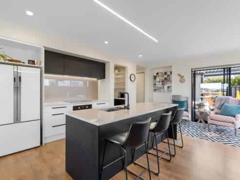 33 Lakeside Drive, Pegasus