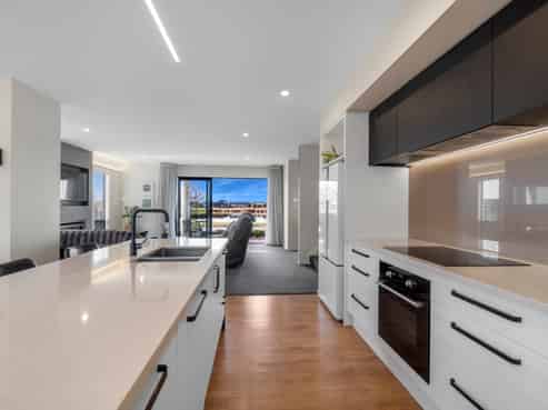 33 Lakeside Drive, Pegasus
