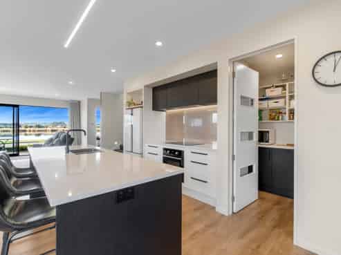 33 Lakeside Drive, Pegasus