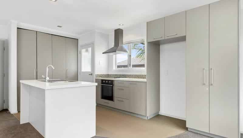 6 Rixon Place, Te Atatu Peninsula