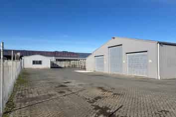 Ex-Ford Office, Warehouse & Yard Available Now!