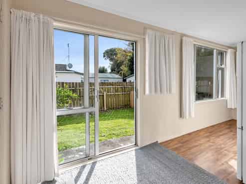 15 Pyle Road West, One Tree Point
