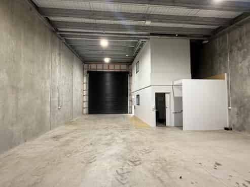Strategic Industrial Unit Near Hamilton Airport