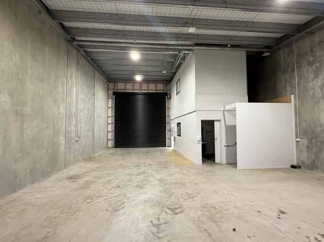 Strategic Industrial Unit Near Hamilton Airport