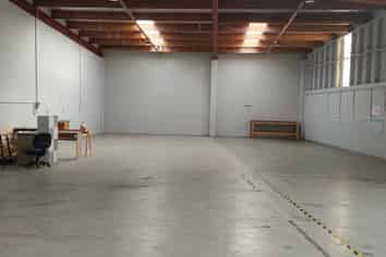 Mid-Size Warehouse in Greerton