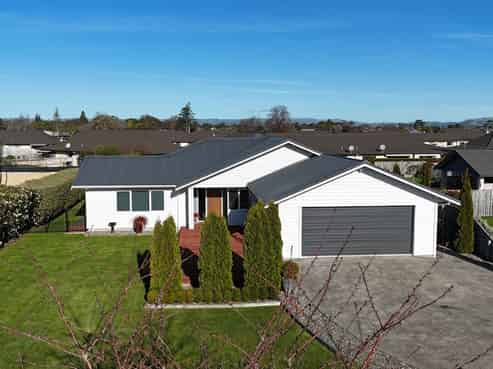 7 Hartley Avenue, Carterton