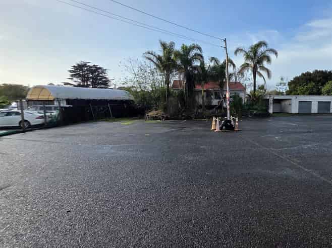 CBRE | Railside Road Front Yard