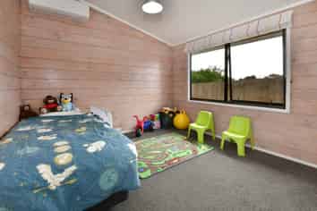 1389 Whangaparaoa Road, Army Bay