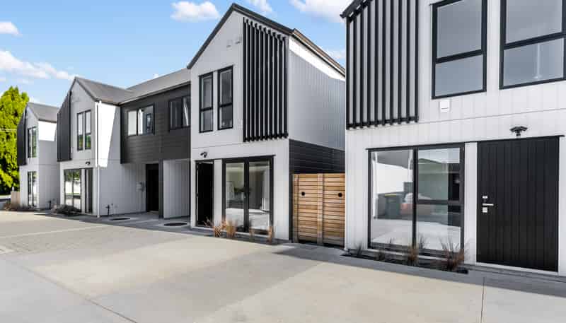 13-15/27 Taikata Road, Te Atatu Peninsula