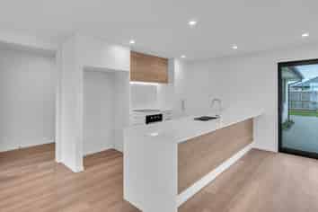 5 Stackwood Avenue, Ravenswood