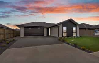 5 Stackwood Avenue, Ravenswood
