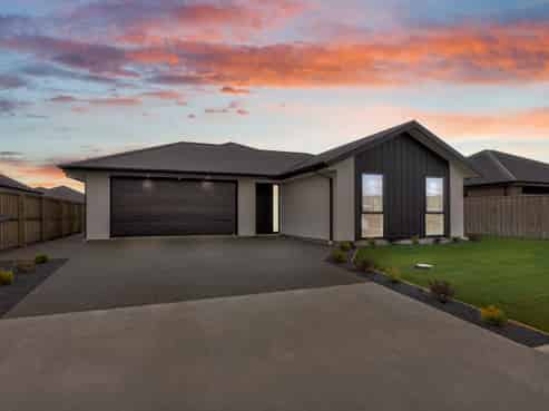 5 Stackwood Avenue, Woodend