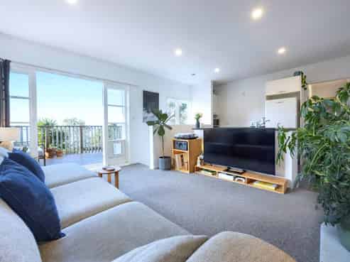 19 Kauri Point Road, Laingholm