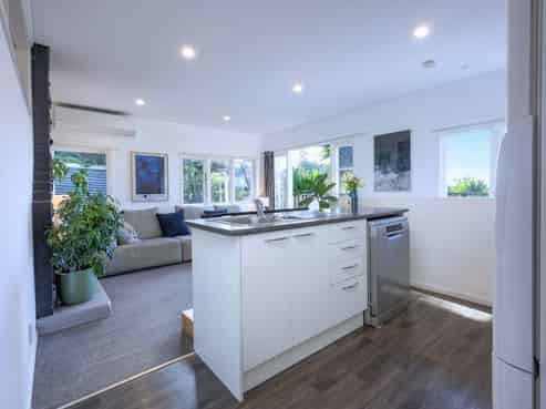 19 Kauri Point Road, Laingholm