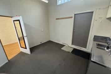 Prime central Nelson retail space