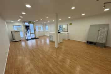 Prime central Nelson retail space