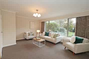 32 Cruickshank Crescent, Rosedale