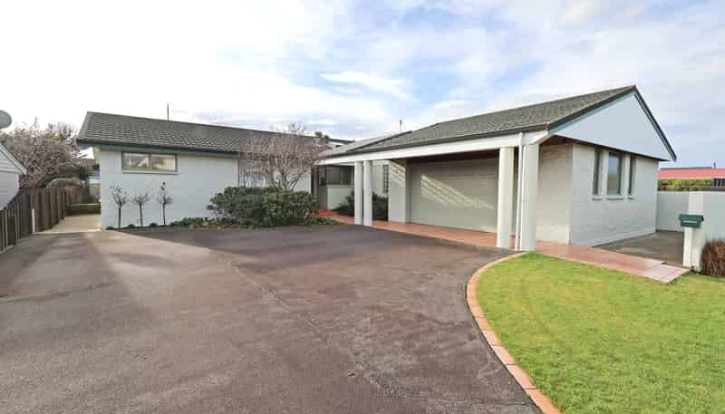 32 Cruickshank Crescent, Rosedale