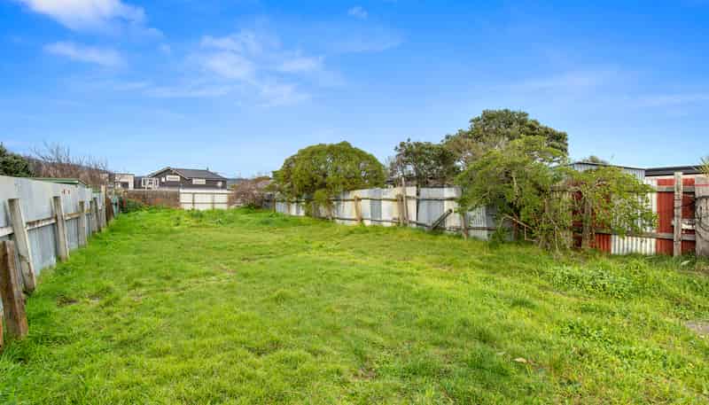12 Bolton Street, Petone