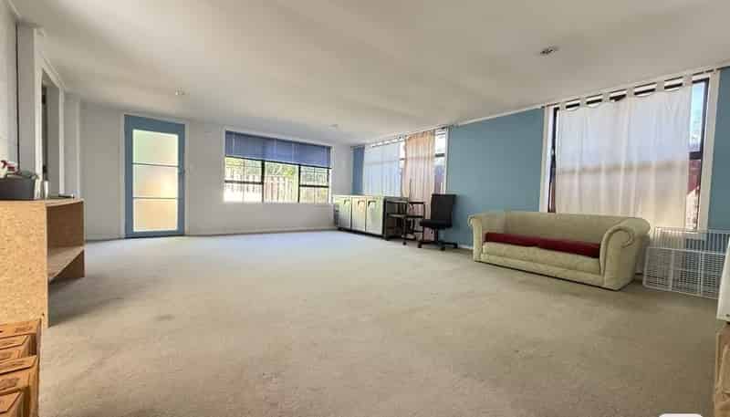 17 Whitford Road, Howick