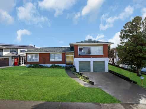 18 Jenelin Road, Glendene