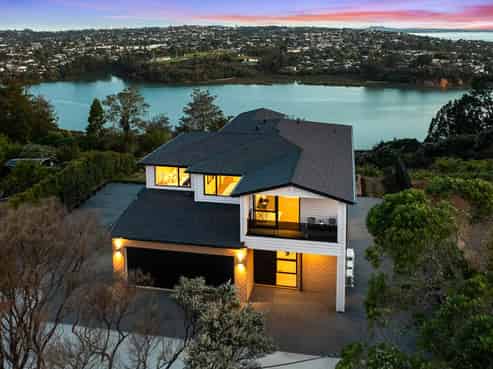 57 Upper Harbour Drive, Greenhithe