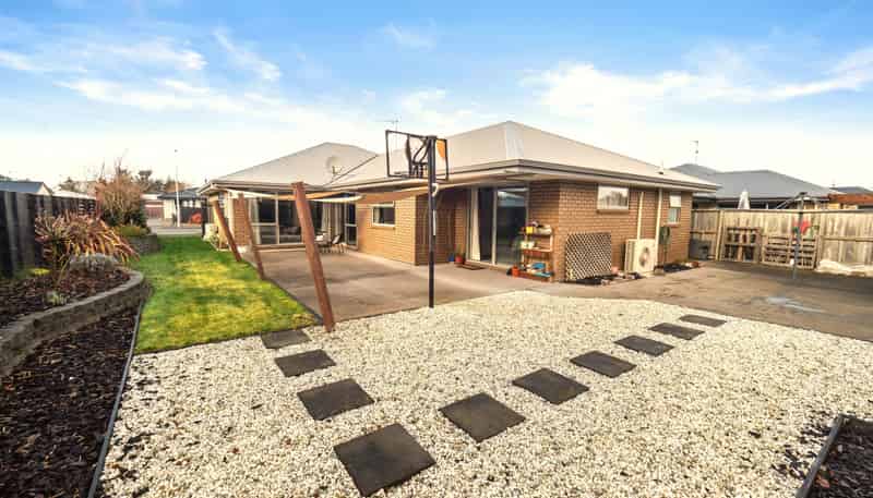 23 Russell Avenue, Allenton