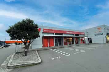 Prominent Retail Space in Established Centre