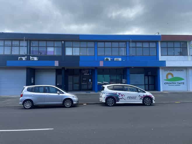 700sqm warehouse and office