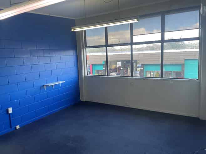 700sqm warehouse and office