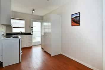4/135  Huxley Street, Sydenham