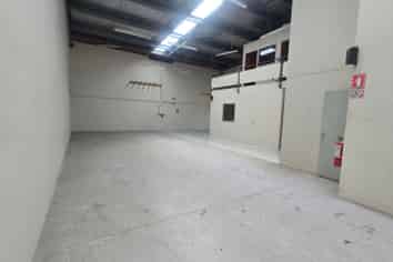 Convenient Industrial Warehouse Unit