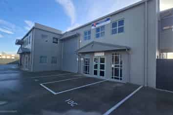 Convenient Industrial Warehouse Unit