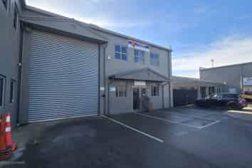 Convenient Industrial Warehouse Unit