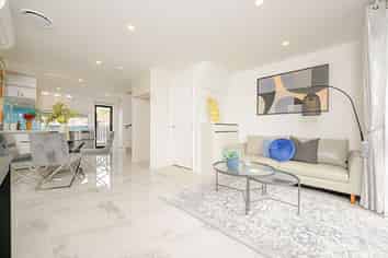 8/460 Massey Road, Mangere